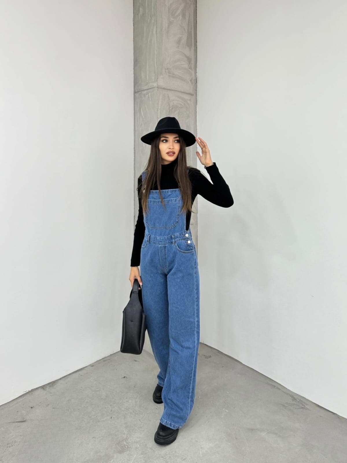 Vovikon KN Bahçıvan Mavi Ön Cepli Askılı Bol Paça Kadın Denim Tulum Vovikon KN Bahçıvan Mavi Ön Cepli Askılı Bol Paça Kadın Denim Tulum - Görsel 2